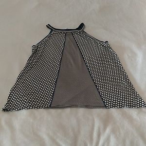 Max Studio swing top